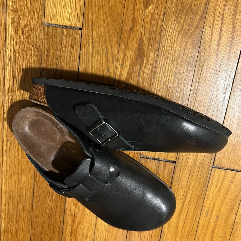 Brown Birkenstock clogs #clogs #comfort